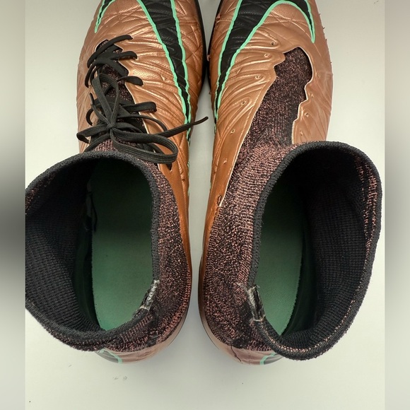 Nike HypervenomX Proximo Metallic Bronze 747486-903
Size US 13 - Picture 6 of 14